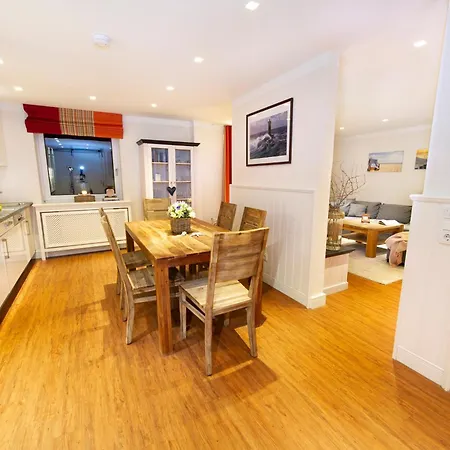 Familienhaus Feuerstein * וגנרוגה